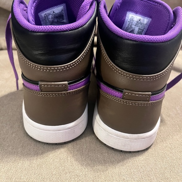 Hardly worn!! Men’s size 8.5 Nike Air Jordans - Picture 7 of 15